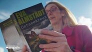 Schriftstellerin Eva Almstädt liest aus ihrem neuen Krimi "Ostseekreuz". © Screenshot 