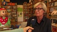 Christiane Hoffmeister im Bücherladen im Interview © Screenshot 