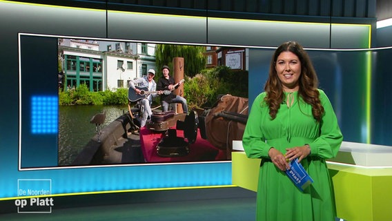 Vaness Kossen moderiert De Noorden op Platt. © Screenshot 