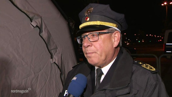 Nils Hoffmann-Ritterbusch, Inspektor der Landespolizei. © Screenshot 