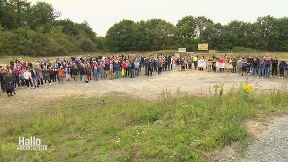 Gemeindemitglieder aus Driftsethe und Umgebung protestieren. © Screenshot 