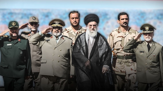 Mitglieder des Regimes in Iran. © NDR 