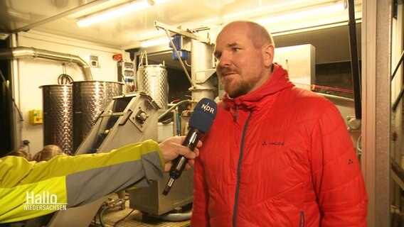 Der Pastor Jan Höffker der Kirchengemeinde Leine-Weper. © Screenshot 