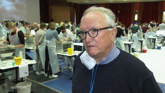 Prof. Heinz Johannes Buhr von der Deutschen Gesellschaft für Allgemein- und Viszeralchirurgie. © Screenshot 