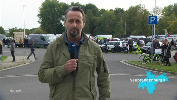 Reporter Stefan Weidig ist in Neubrandenburg © Screenshot 