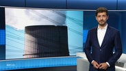 Daniel Anibal Bröckerhoff moderiert NDR Info am 18.10.2022 um 21:45 Uhr. © Screenshot 