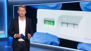 André Schünke moderiert NDR Info. © Screenshot 