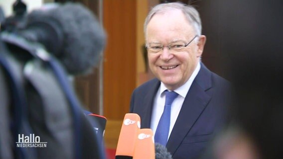 Der niedersächsische Ministerpräsident Stephan Weil bei einer Befragung der Presse. © Screenshot 