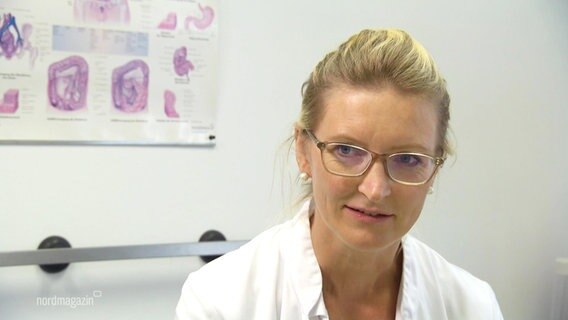 Eine behandelnde Ärztin der Unimedizin Greifswald. © Screenshot 