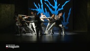 Ballettänzerinnen auf einer Bühne. © Screenshot 