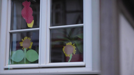 Das Fenster einer Kita in Duderstadt. © Screenshot 