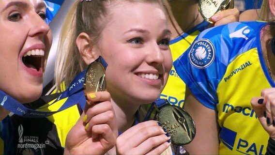 Volleyball Kapitänin und Pokalsiegerin Anna Pogany. © Screenshot 