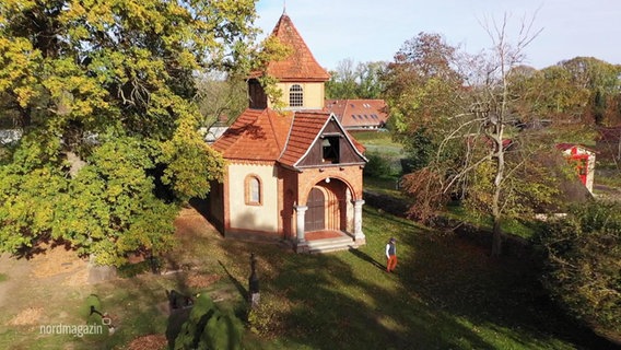 Die sanierte Kapelle in Stretense. © Screenshot 