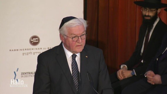 Bundespräsident Frank-Walter Steinmeier am Rednerpult. © Screenshot 