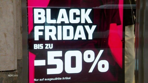 Ein Plakat wirbt für Black Friday. © Screenshot 