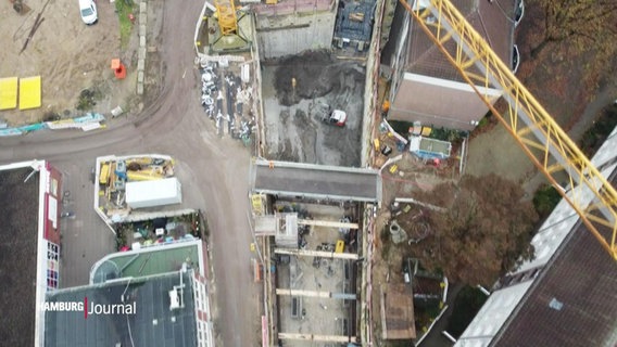 Drohnenblick der Baustelle des Kreuzungsbauwerk der U2 und U4. © Screenshot 