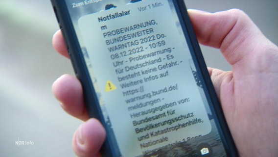 Eine Warnmeldung wird auf einem Smartphone angezeigt. © Screenshot 