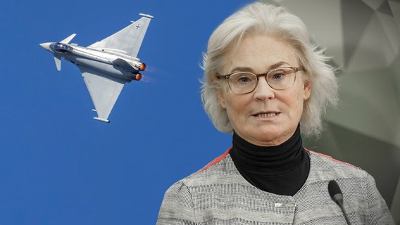 Bundesverteidigungsministerin Christine Lambrecht, daneben ein Kampfjet. © NDR 