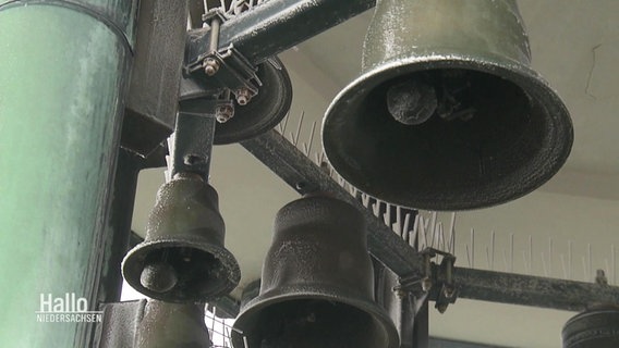 Das Glockenspiel auf dem Emder Rathausturm. © Screenshot 
