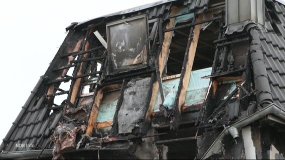 Das Haus nach der Explosion © Screenshot 