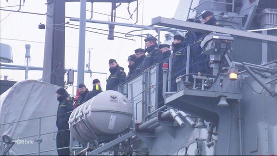 Soldaten auf der Fregatte "Mecklenburg-Vorpommern" in Wilhelmshaven © Screenshot 