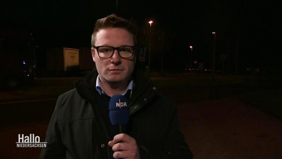 Reporter Bertil Starke live vom Rasthof Hannover-Wülferode. © Screenshot 