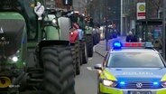 Eine Traktorkolonne in Bremen. © Screenshot 