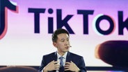 Zhang Yiming, CEO von TikTok, bei einer Rede © Screenshot 