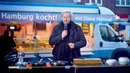 Dave Hänsel moderiert Hamburg Journal 18:00 Uhr. © Screenshot 