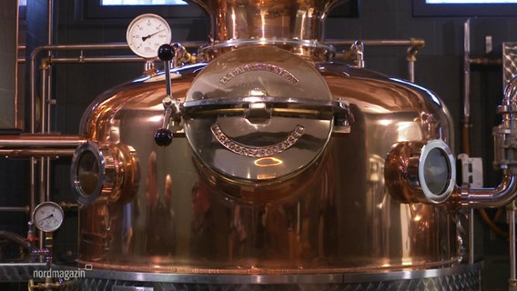 Ein Behälter in einer Whisky Brennerei auf Rügen. © Screenshot 