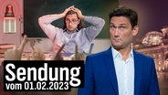 Ein überforderter Lehrer im Klassenzimmer. Daneben Christian Ehring. © NDR 