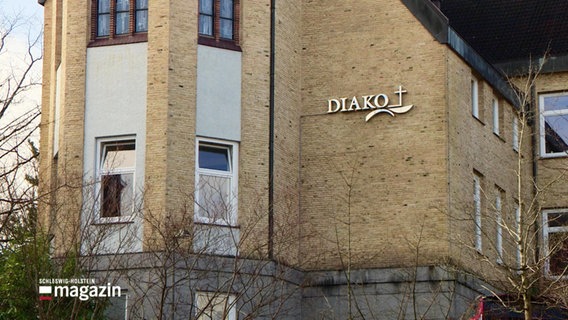Die Fassade eines Hauses an dem Diako steht © Screenshot 