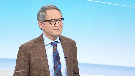 Ernst Klar von der Krebsgesellschaft MV im Interview. Bei: Nordmagazin am 04.02.2023 © Screenshot 