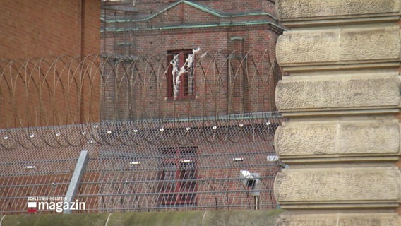 Ein Foto der Haftanstalt, in der sich der Attentäter befindet © Screenshot 