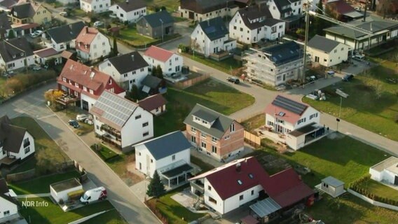 In Niedersachsen werden bedingt durch steigende Grundstücks- und Rohstoffpreise wieder weniger Häuser neugebaut. © Screenshot 