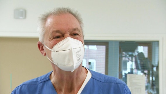 Der Intensivpfleger Peter Lorenzen. © Screenshot 