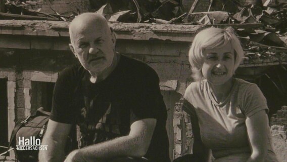 Die Fotografen Volodymyr Ogloblin und Olena Dolzhenko aus der Ukraine. © Screenshot 