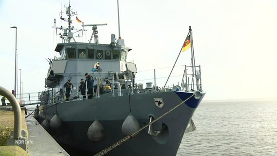 Ein Kriegsschiff der Deutschen Marine in Eckernförde. © Screenshot 
