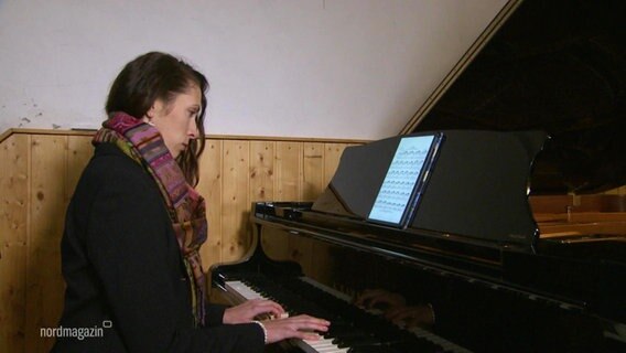 Olena Radiyevska am Klavier. © Screenshot 