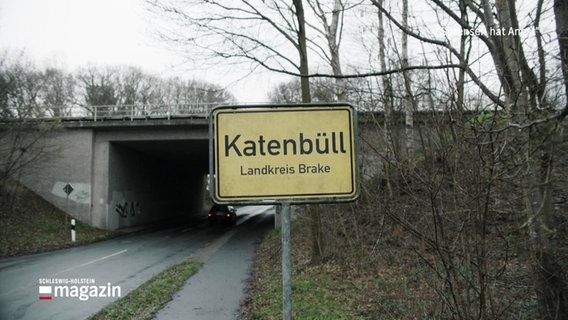 Ortseingangsschild "Katenbüll - Landkreis Brake" © Screenshot 