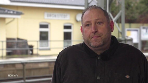 Ein Psychotherapeut spricht über das Trauma der Opfer, die bei ihm wegen der Messerattacke von Brokstedt in Behandlung sind. © Screenshot 