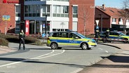 Polizeieinsatz nach einem bversuchten Bankraub in Garbsen. © Screenshot 