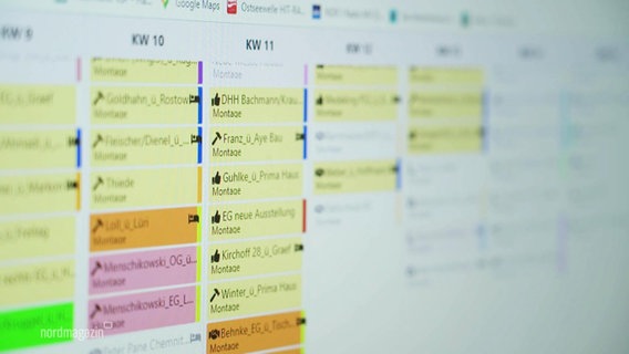 Auf einem Bildschirm ist ein Kalender geöffnet. © Screenshot 