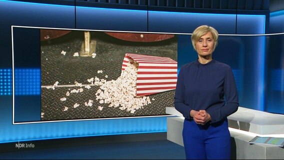 Susanne Stichler moderiert NDR Info © Screenshot 