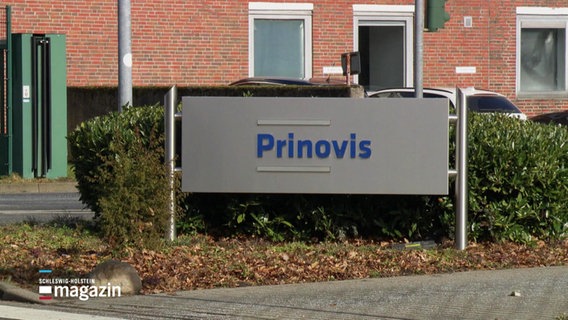 Ein Firmenschild mit der Aufschrift "Prinovis". © Screenshot 