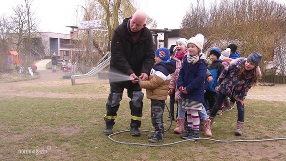 Fred Freese, Leiter einesr Bauernhof-Kita. © Screenshot 