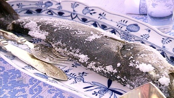 Loup de mer in Salzkruste © Screenshot 