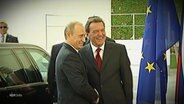 Vladimir Putin und Gerhard Schröder © Screenshot 
