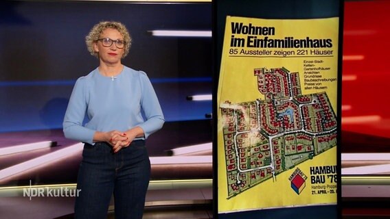 Julia Westlake moderiert das Kulturjournal © Screenshot 