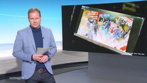 Thilo Tautz moderiert das Nordmagazin © Screenshot 